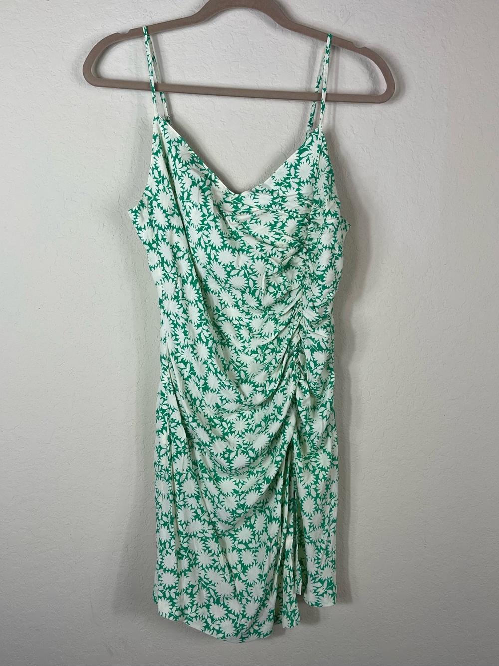 Capulet Sierra Ruched Mini Apple Green Floral Dress Size Medium - Picture 4 of 10